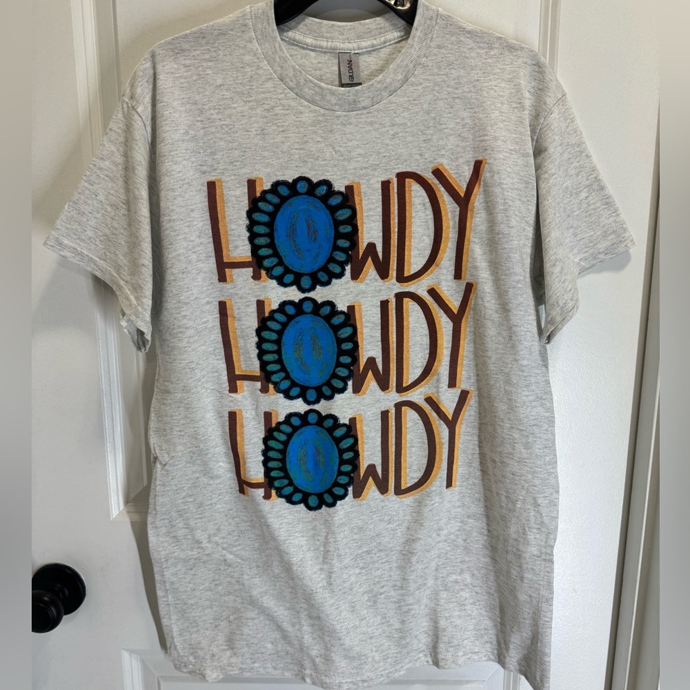 Gray Graphic T-Shirt with Blue and Orange Howdy Design unisex fit